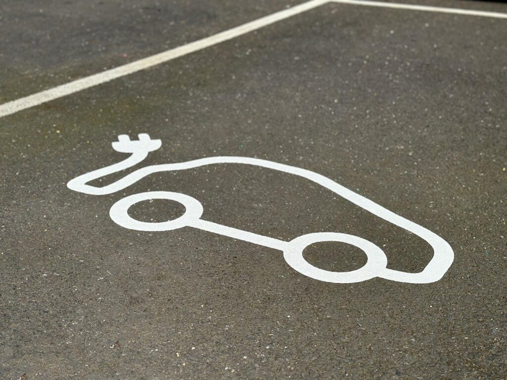 EV-Symbol-A-Car-Park-Marking-2